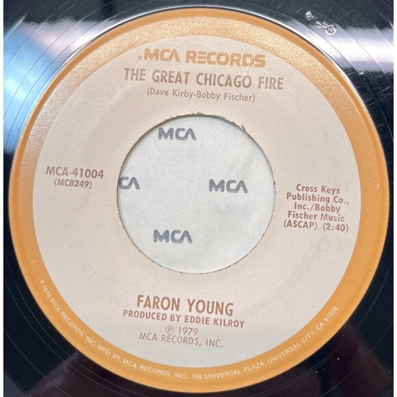 Faron Young The Great Chicago Fire / Old Songs 45 Vinyl 70s Classic Country MCA - Picture 1 of 6